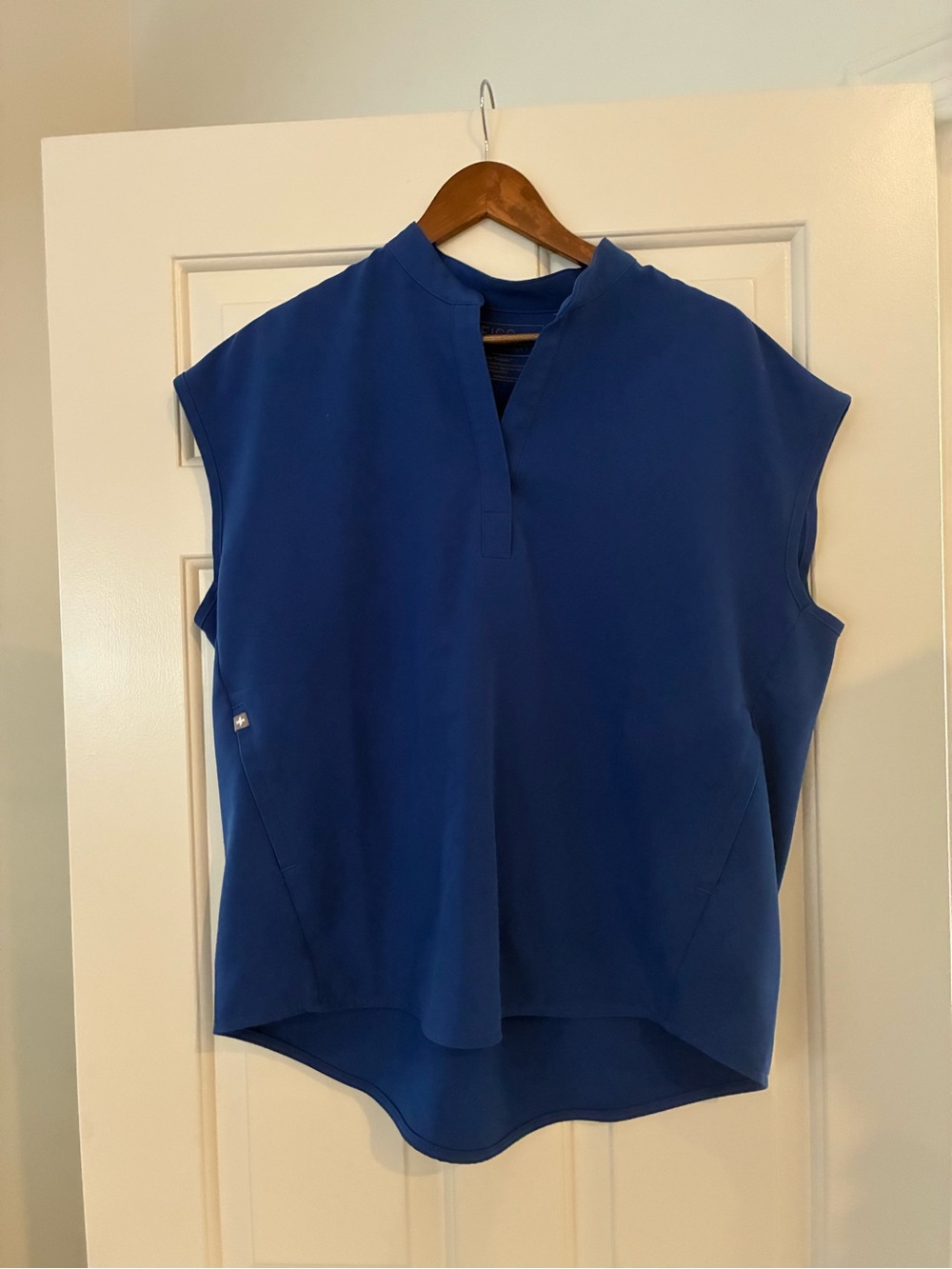 Figs cap sleeve split neck Royal Blue